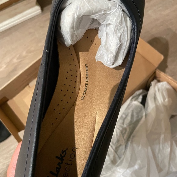 SOLE TO SOUL FOOTWEAR - CLARKS WOMENS EMILY BELLE PUMPS - Picture 4 of 7